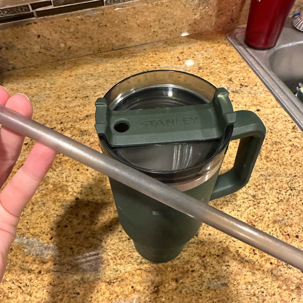 Stanley Green Insulated Mug with Handle and Lid - 40 oz - Picture 5 of 8